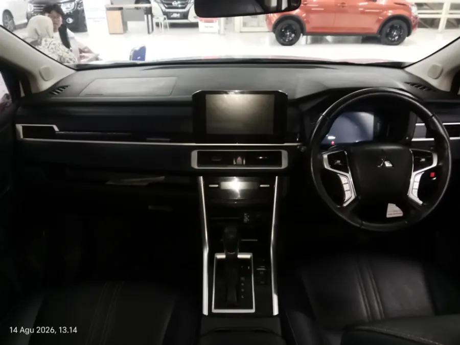 Foto Mobil Bekas Dashboard Mitsubishi Xpander 1.5 Cross tahun 2023