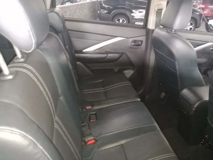 Foto Mobil Bekas Kabin Belakang Mitsubishi Xpander 1.5 Cross tahun 2023