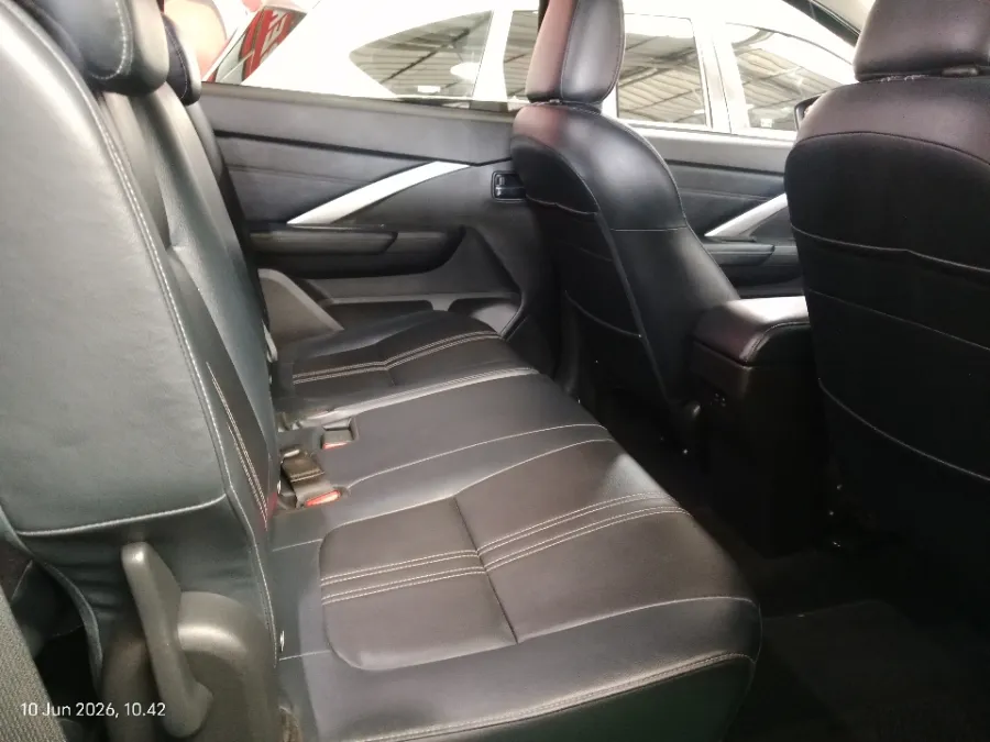 Foto Mobil Bekas Kabin Belakang Mitsubishi Xpander 1.5 Cross tahun 2023