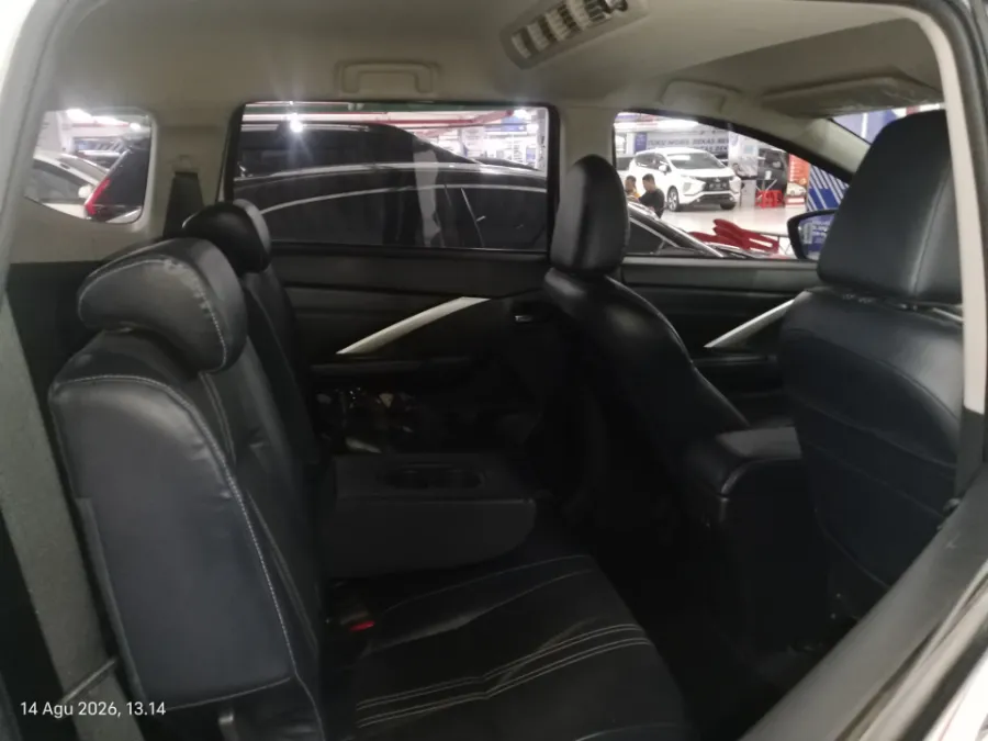 Foto Mobil Bekas Kabin Belakang Mitsubishi Xpander 1.5 Cross tahun 2023