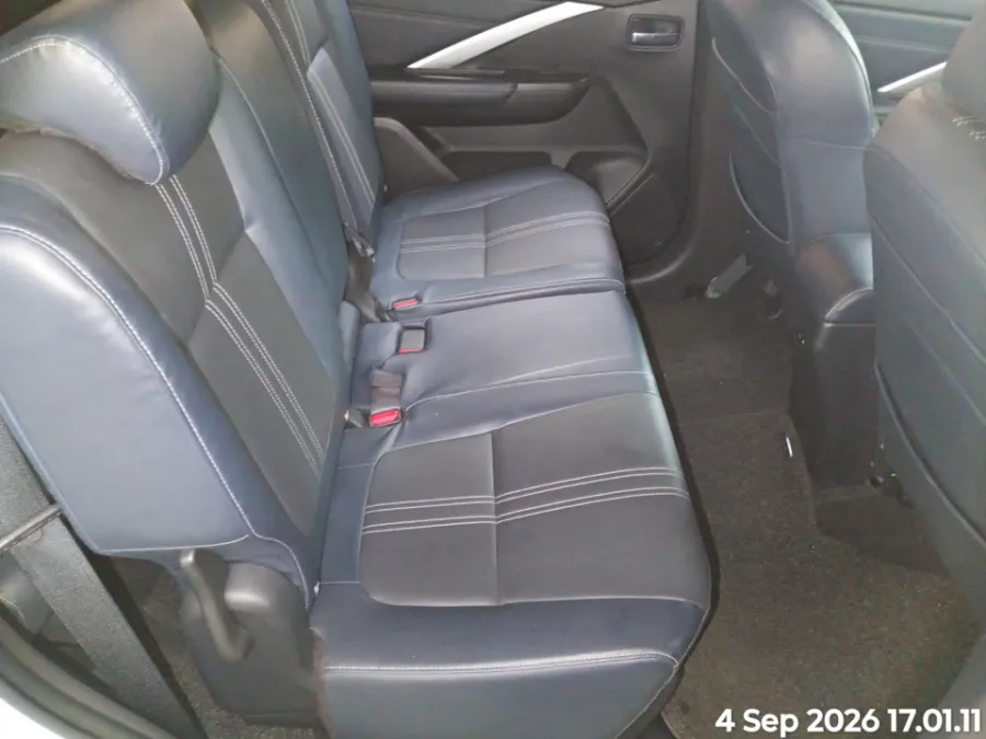 Foto Mobil Bekas Kabin Belakang Mitsubishi Xpander 1.5 Cross tahun 2023