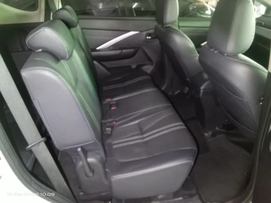 Foto Mobil Bekas Kabin Belakang Mitsubishi Xpander 1.5 Cross tahun 2023