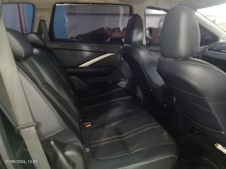 Foto Mobil Bekas Kabin Belakang Mitsubishi Xpander 1.5 Cross tahun 2023