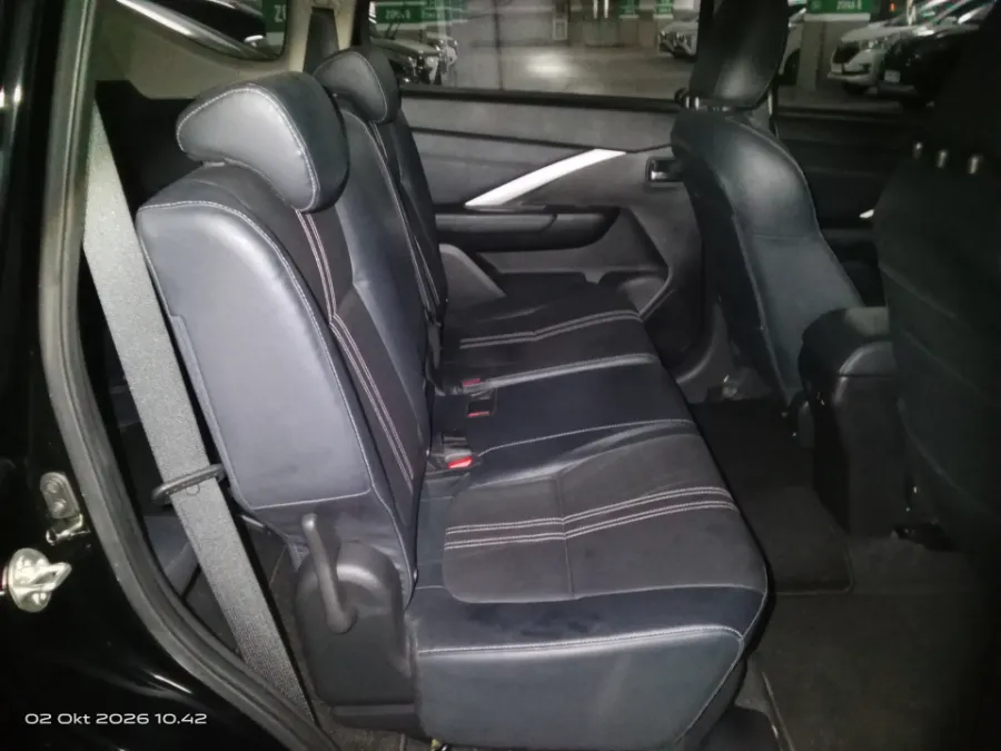 Foto Mobil Bekas Kabin Belakang Mitsubishi Xpander 1.5 Cross tahun 2023