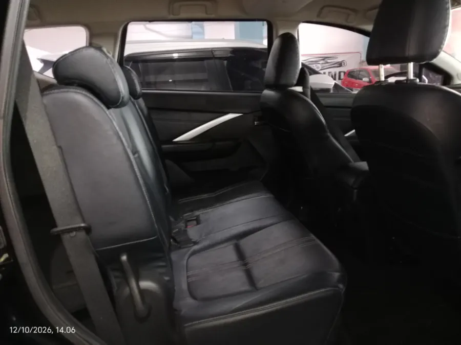 Foto Mobil Bekas Kabin Belakang Mitsubishi Xpander 1.5 Cross tahun 2023