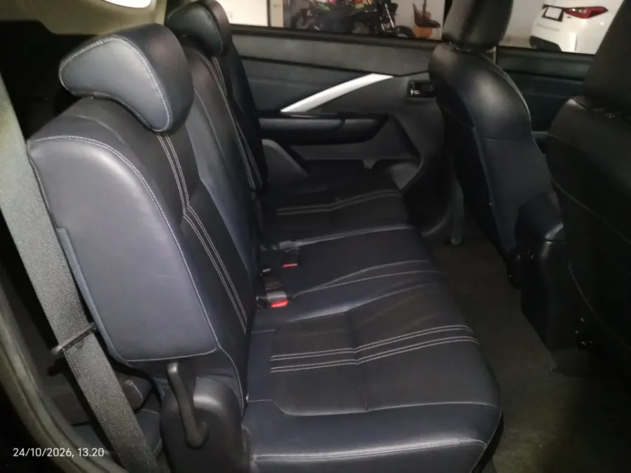 Foto Mobil Bekas Kabin Belakang Mitsubishi Xpander 1.5 Cross tahun 2023