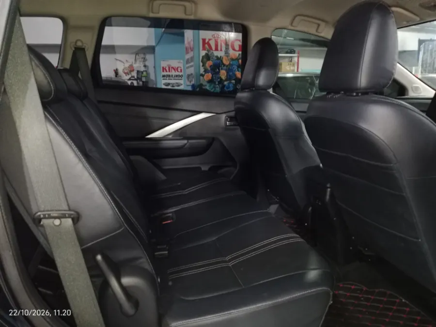 Foto Mobil Bekas Kabin Belakang Mitsubishi Xpander 1.5 Cross tahun 2023