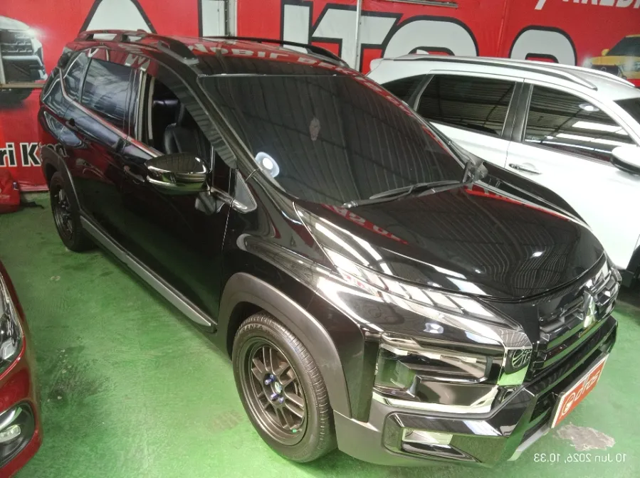 Foto Mobil Bekas Kanan Depan Mitsubishi Xpander 1.5 Cross tahun 2023