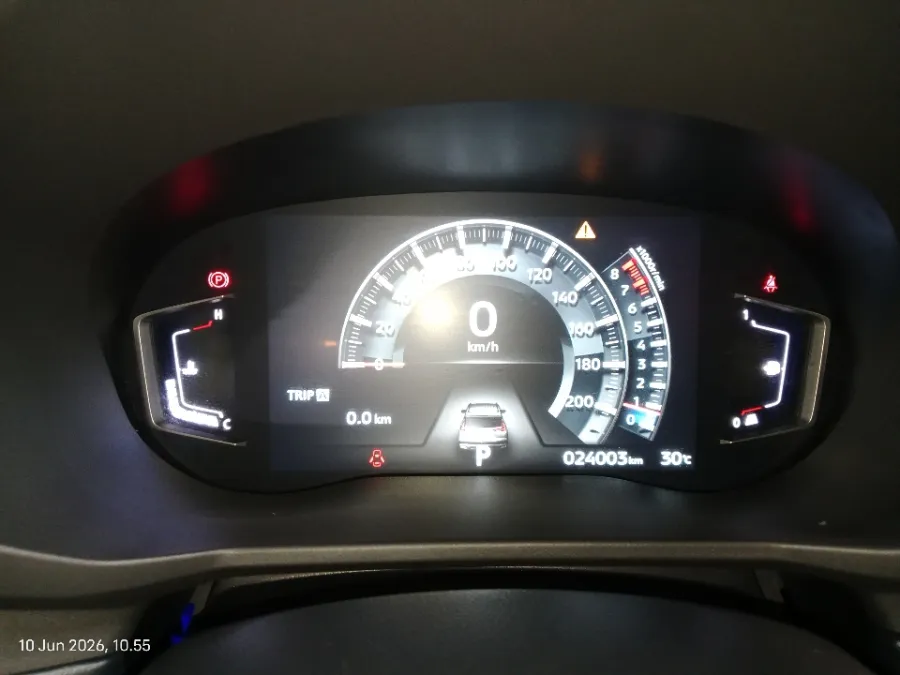 Foto Mobil Bekas Odometer Mitsubishi Xpander 1.5 Cross tahun 2023