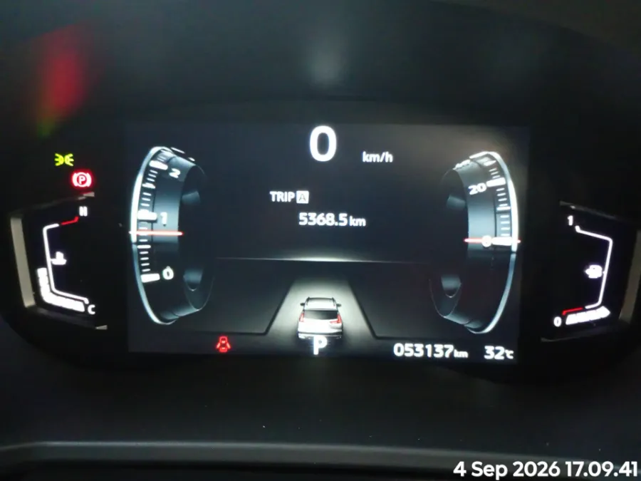 Foto Mobil Bekas Odometer Mitsubishi Xpander 1.5 Cross tahun 2023