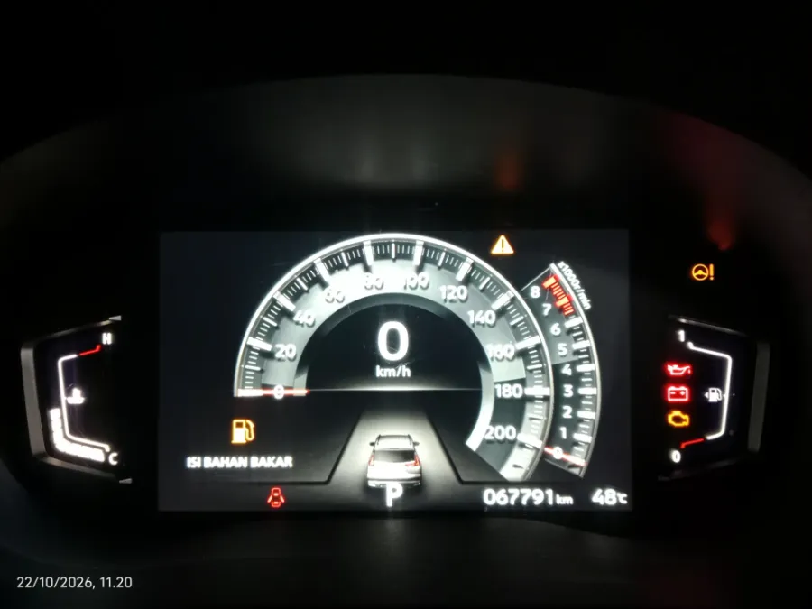 Foto Mobil Bekas Odometer Mitsubishi Xpander 1.5 Cross tahun 2023