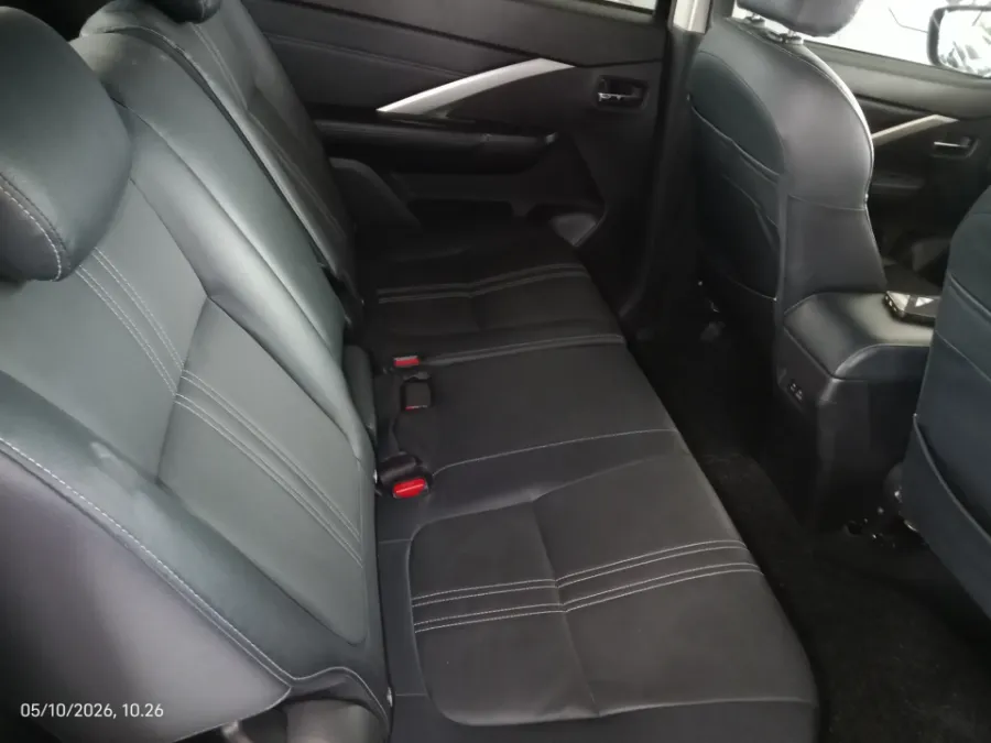 Foto Mobil Bekas Kabin Belakang Mitsubishi Xpander 1.5 Cross tahun 2024