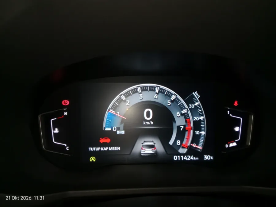Foto Mobil Bekas Odometer Mitsubishi Xpander 1.5 Cross tahun 2024