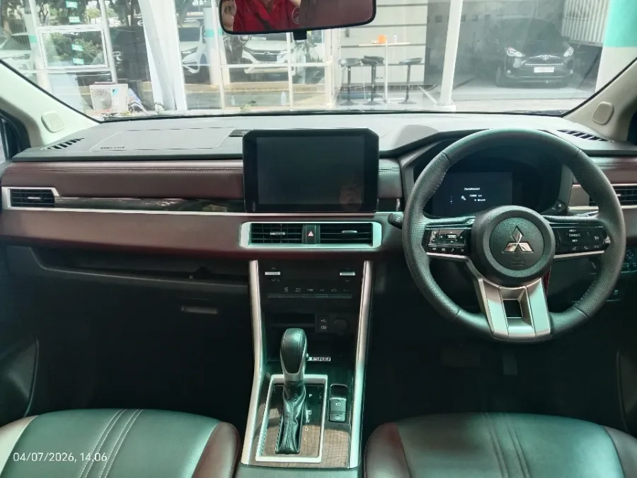 Foto Mobil Bekas Dashboard Mitsubishi Xpander 1.5 Cross tahun 2025