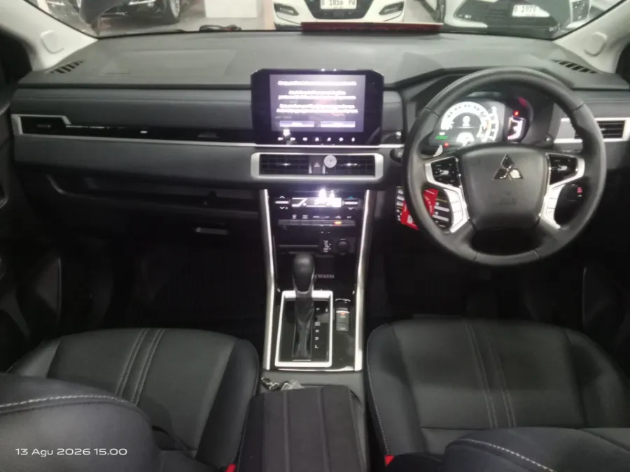 Foto Mobil Bekas Dashboard Mitsubishi Xpander 1.5 Cross tahun 2025