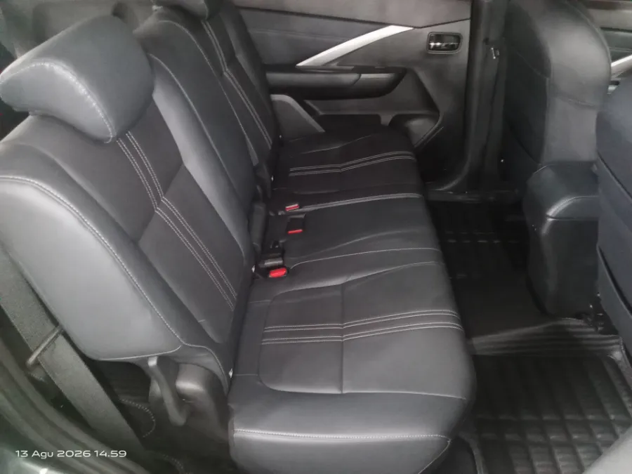 Foto Mobil Bekas Kabin Belakang Mitsubishi Xpander 1.5 Cross tahun 2025