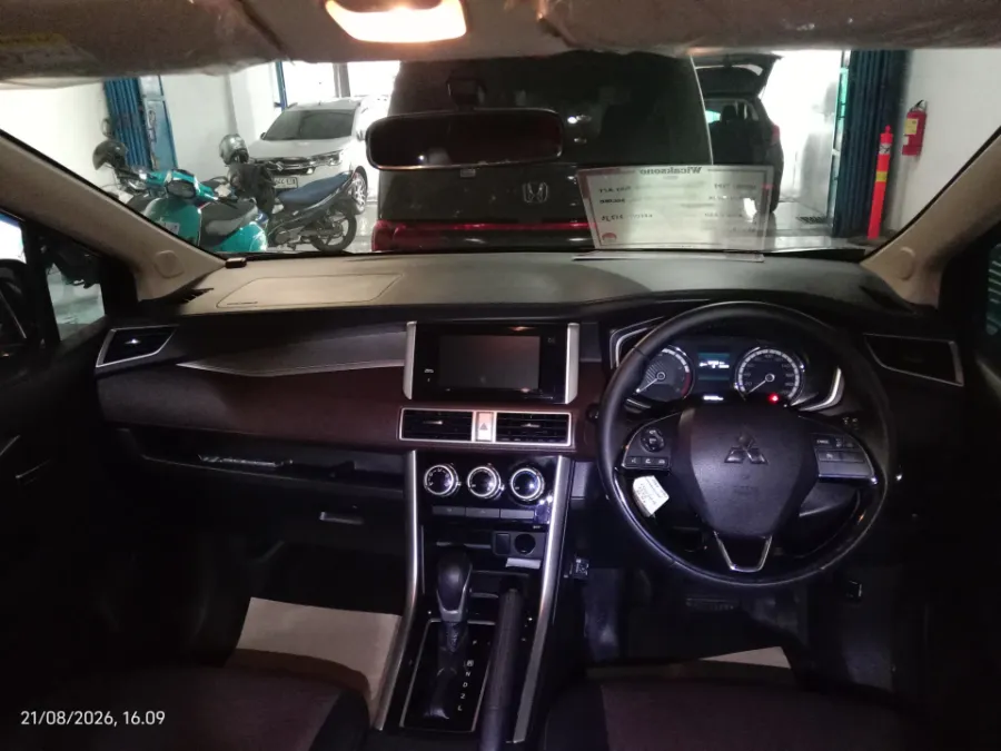 Foto Mobil Bekas Dashboard Mitsubishi Xpander 1.5 Cross Premium tahun 2021