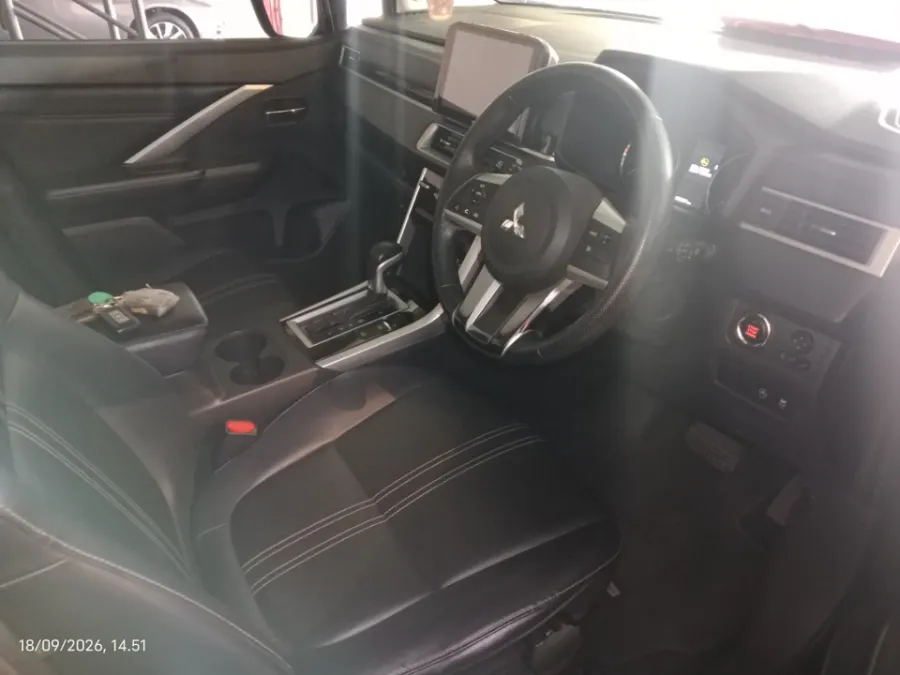Foto Mobil Bekas Kabin Depan Mitsubishi Xpander 1.5 Cross Premium tahun 2021
