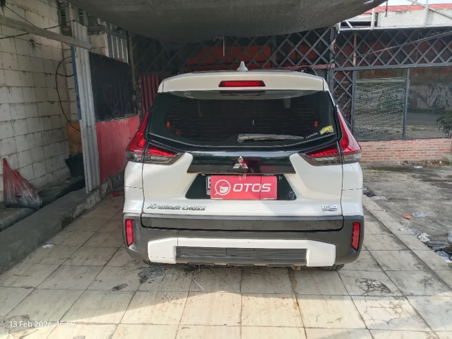 Foto Mobil Bekas Tampak Belakang Mitsubishi Xpander 1.5 Cross Premium tahun 2021