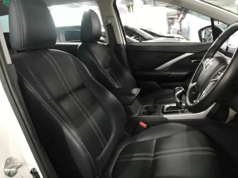 Foto Mobil Bekas Kabin Depan Mitsubishi Xpander 1.5 Cross Premium tahun 2022