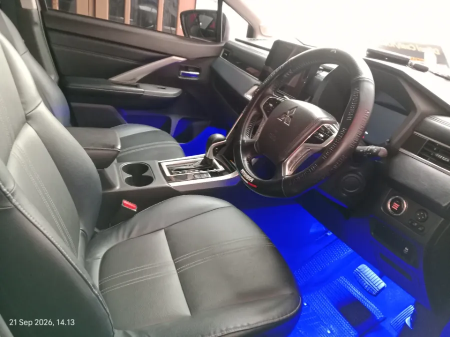 Foto Mobil Bekas Kabin Depan Mitsubishi Xpander 1.5 Cross Premium tahun 2022