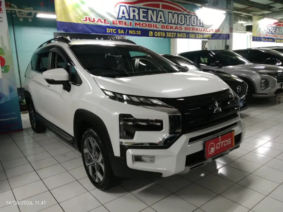 Foto Mobil Bekas Kanan Depan Mitsubishi Xpander 1.5 Cross Premium tahun 2022
