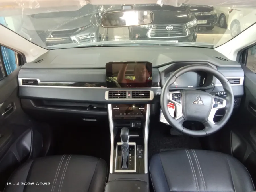 Foto Mobil Bekas Dashboard Mitsubishi Xpander 1.5 Cross Premium tahun 2023