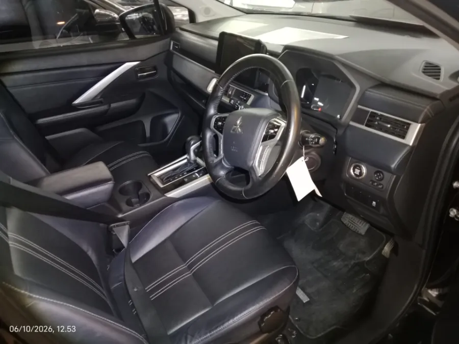 Foto Mobil Bekas Kabin Depan Mitsubishi Xpander 1.5 Cross Premium tahun 2023