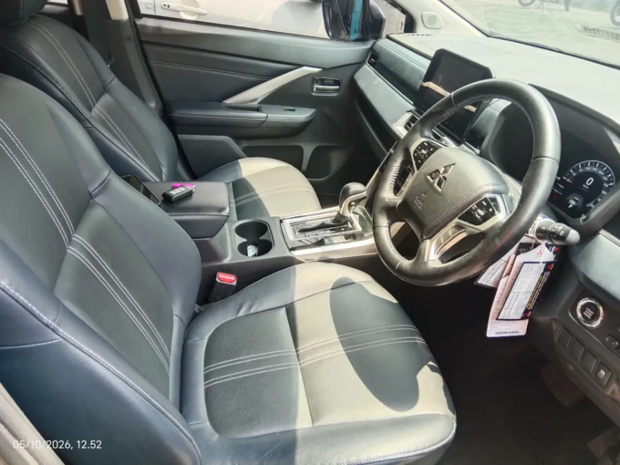 Foto Mobil Bekas Kabin Depan Mitsubishi Xpander 1.5 Cross Premium tahun 2023