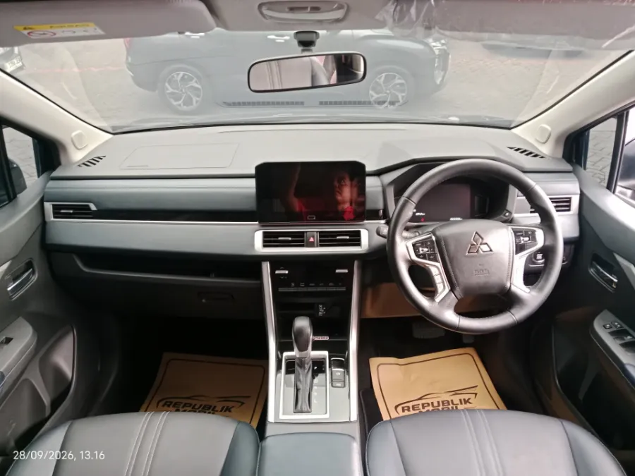Foto Mobil Bekas Dashboard Mitsubishi Xpander 1.5 Cross Premium tahun 2024