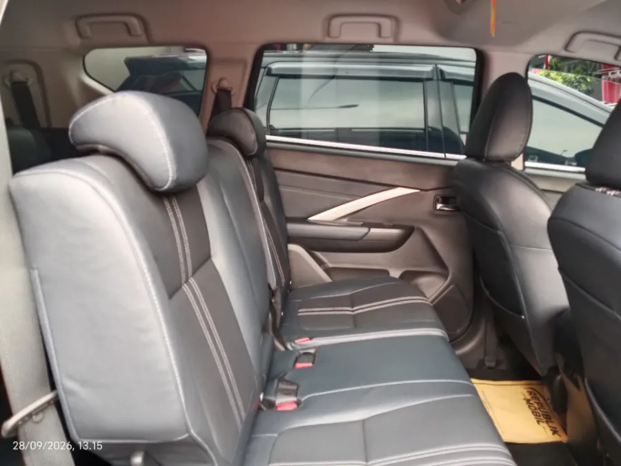 Foto Mobil Bekas Kabin Belakang Mitsubishi Xpander 1.5 Cross Premium tahun 2024