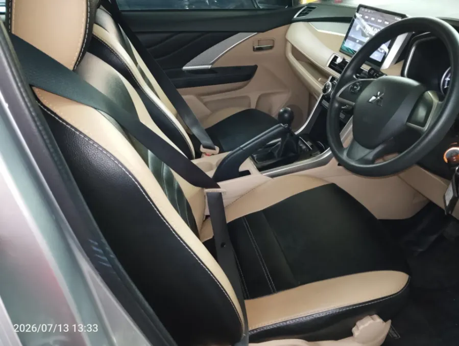 Foto Mobil Bekas Kabin Depan Mitsubishi Xpander 1.5 Exceed tahun 2018