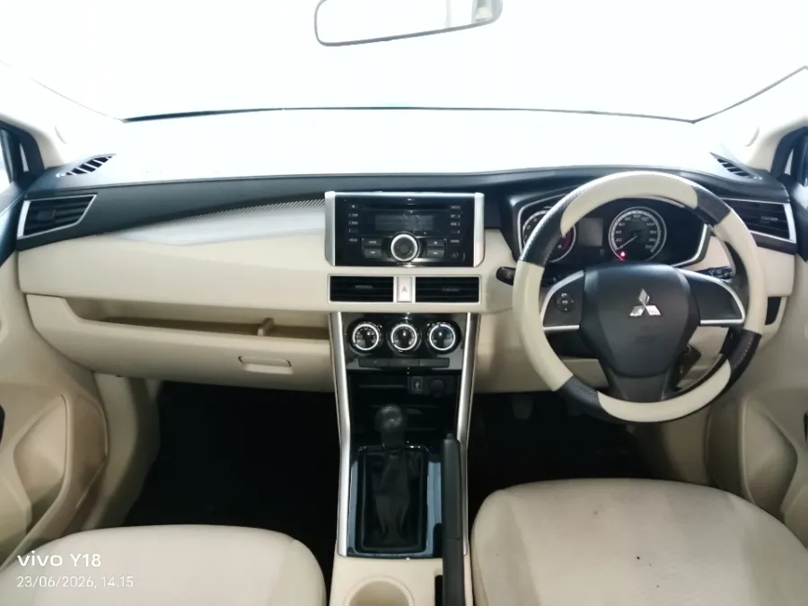 Foto Mobil Bekas Dashboard Mitsubishi Xpander 1.5 Exceed tahun 2019