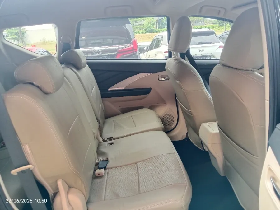 Foto Mobil Bekas Kabin Belakang Mitsubishi Xpander 1.5 Exceed tahun 2019