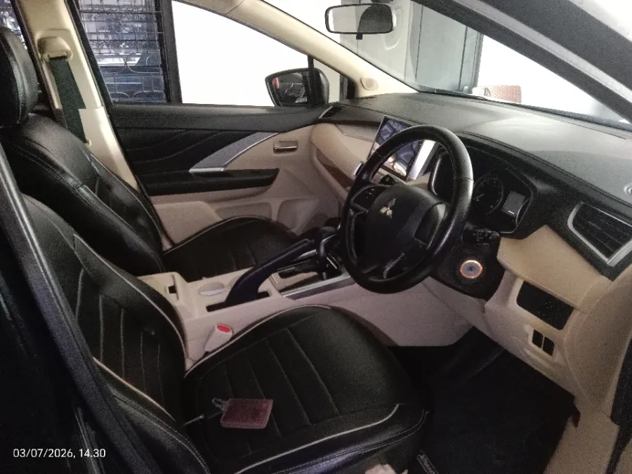 Foto Mobil Bekas Kabin Depan Mitsubishi Xpander 1.5 Exceed tahun 2019