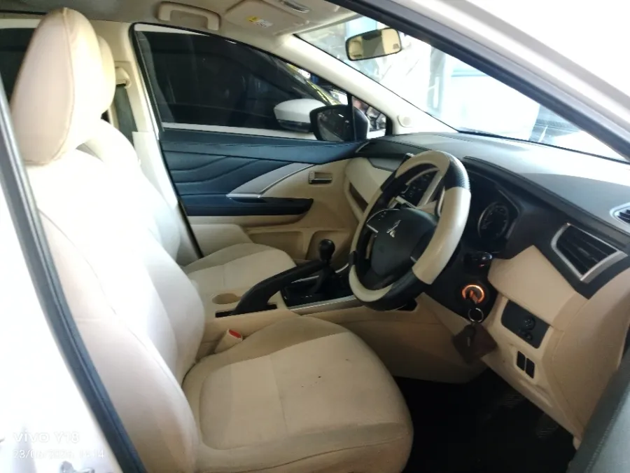 Foto Mobil Bekas Kabin Depan Mitsubishi Xpander 1.5 Exceed tahun 2019