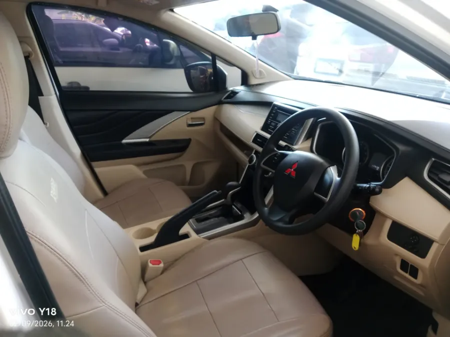 Foto Mobil Bekas Kabin Depan Mitsubishi Xpander 1.5 Exceed tahun 2019