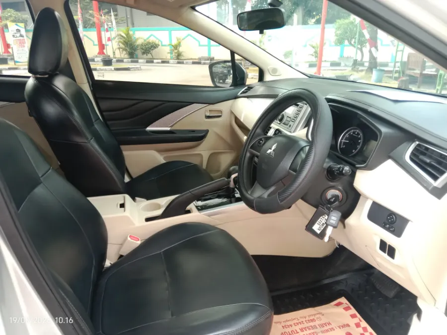 Foto Mobil Bekas Kabin Depan Mitsubishi Xpander 1.5 Exceed tahun 2020