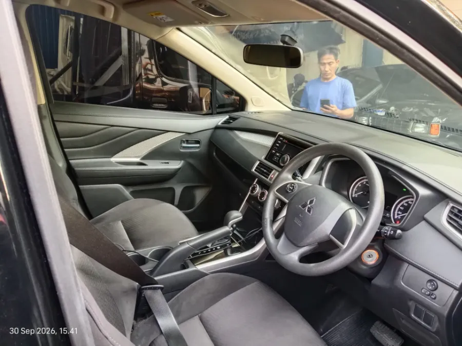 Foto Mobil Bekas Kabin Depan Mitsubishi Xpander 1.5 Exceed tahun 2021