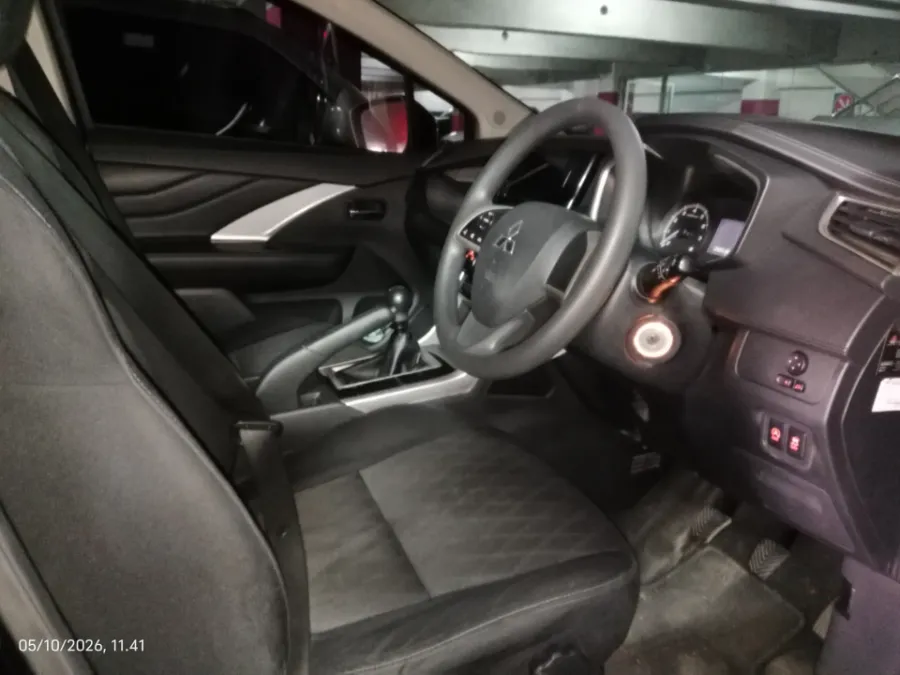 Foto Mobil Bekas Kabin Depan Mitsubishi Xpander 1.5 Exceed tahun 2021