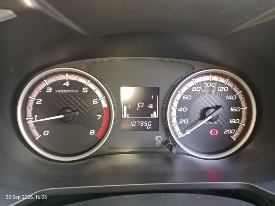 Foto Mobil Bekas Odometer Mitsubishi Xpander 1.5 Exceed tahun 2021