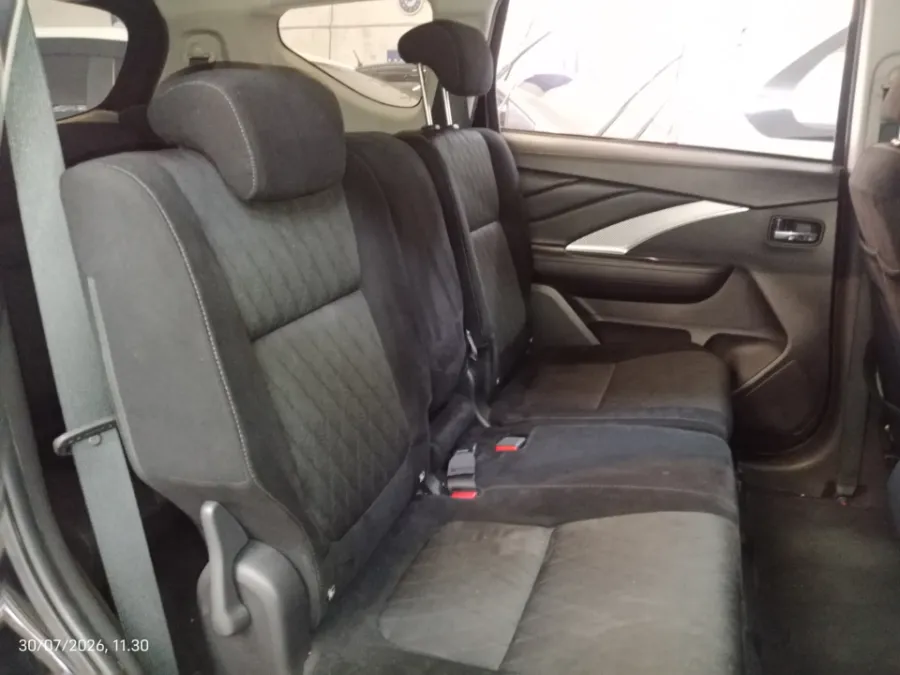 Foto Mobil Bekas Kabin Belakang Mitsubishi Xpander 1.5 Exceed tahun 2022