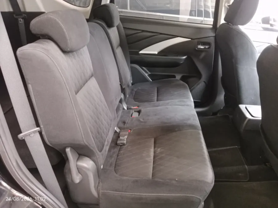 Foto Mobil Bekas Kabin Belakang Mitsubishi Xpander 1.5 Exceed tahun 2022