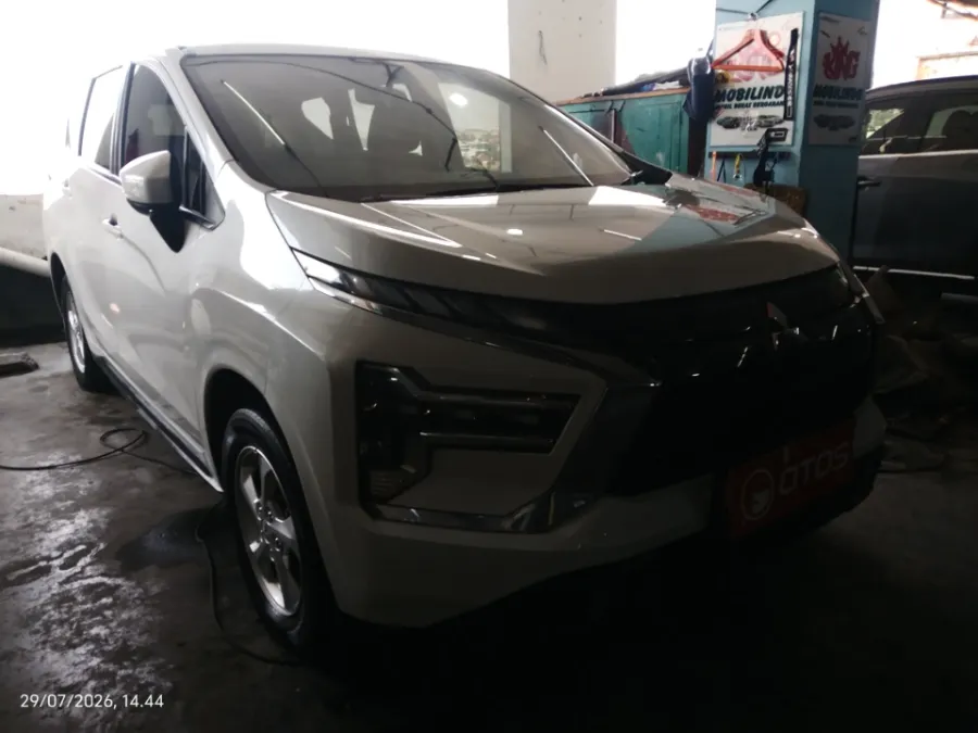 Foto Mobil Bekas Kanan Depan Mitsubishi Xpander 1.5 Exceed tahun 2022