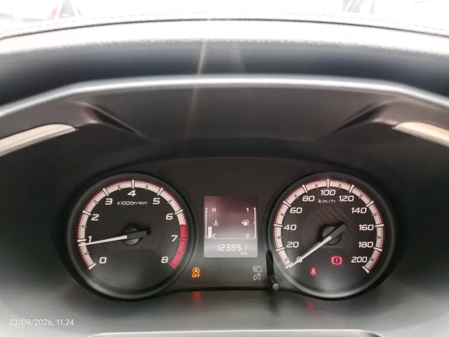 Foto Mobil Bekas Odometer Mitsubishi Xpander 1.5 Exceed tahun 2022