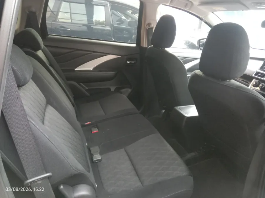 Foto Mobil Bekas Kabin Belakang Mitsubishi Xpander 1.5 Exceed tahun 2023