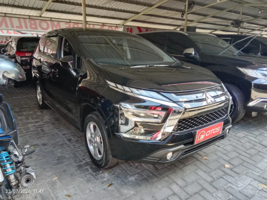Foto Mobil Bekas Kanan Depan Mitsubishi Xpander 1.5 Exceed tahun 2023
