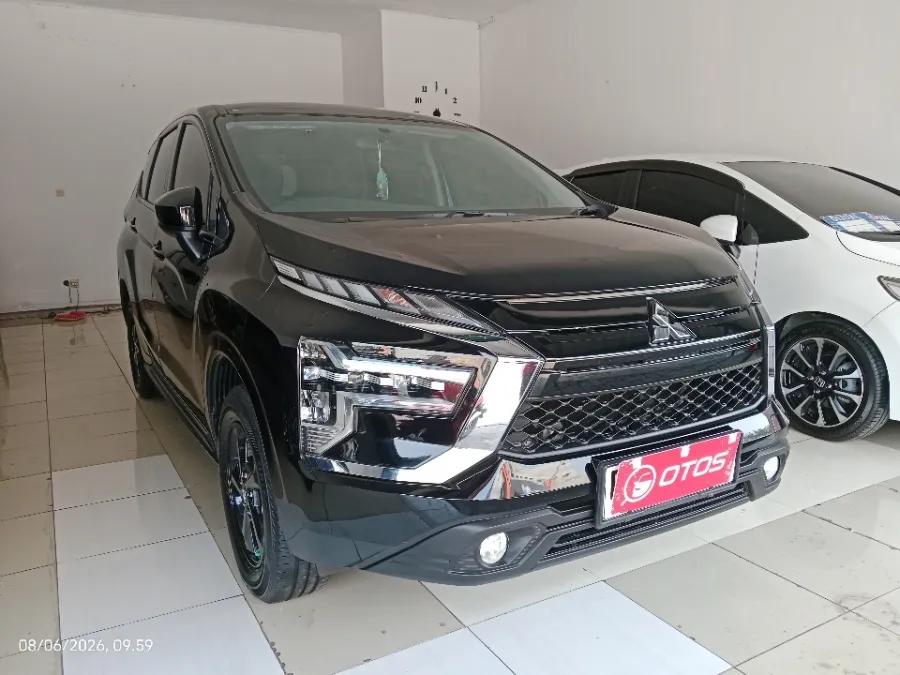 Foto Mobil Bekas Kanan Depan Mitsubishi Xpander 1.5 Exceed tahun 2024