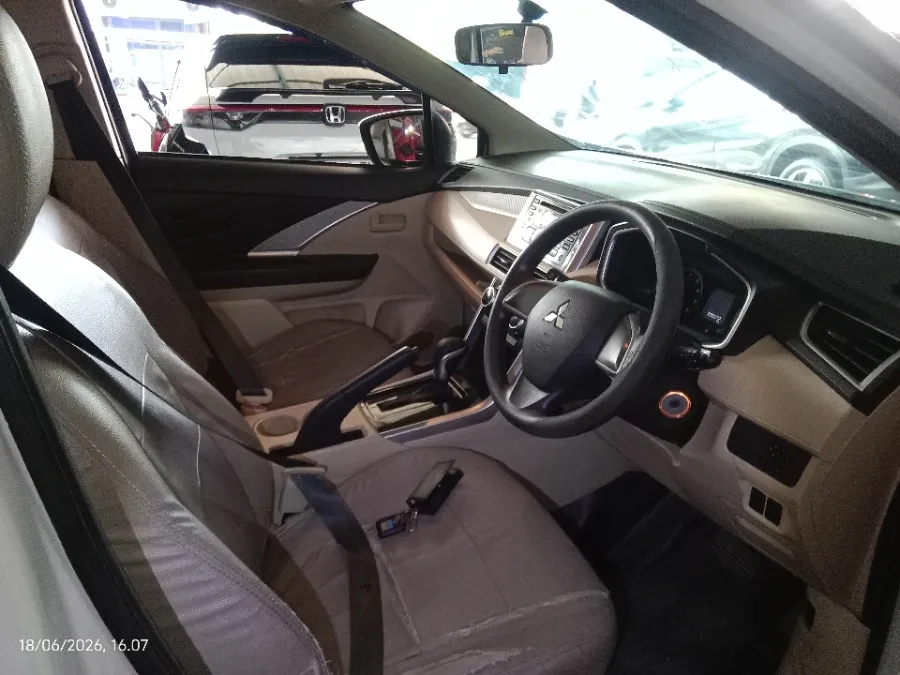 Foto Mobil Bekas Kabin Depan Mitsubishi Xpander 1.5 GLS tahun 2020