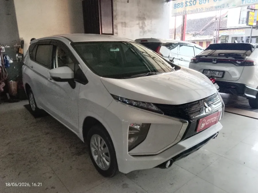 Foto Mobil Bekas Kanan Depan Mitsubishi Xpander 1.5 GLS tahun 2020